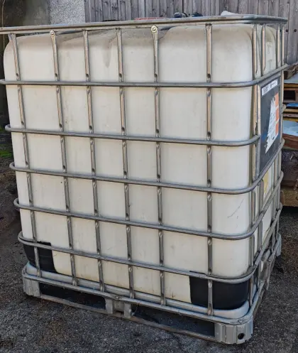 IBC Container, 1.250 l inkl. Metallpalette