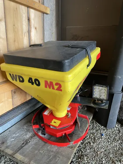 APV Streuer zu verleihen/mieten WD40 M2