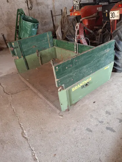 Kippmulde Schild Mulde Kiste Schaufel Brantner