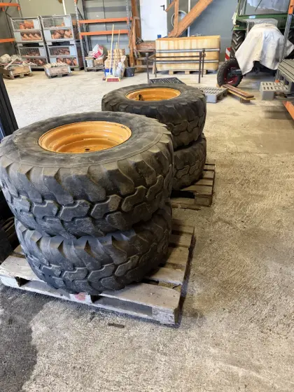 Reifen/Felgen Liebherr Stereolader 405/70 R18