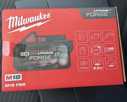 Milwaukee M18 8Ah Akku Forge