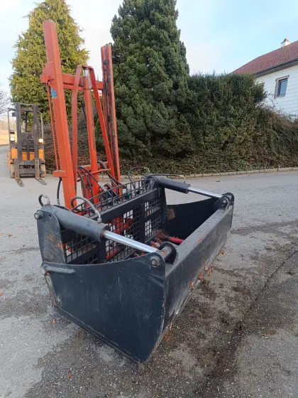 Silozange mit Hubgerüst