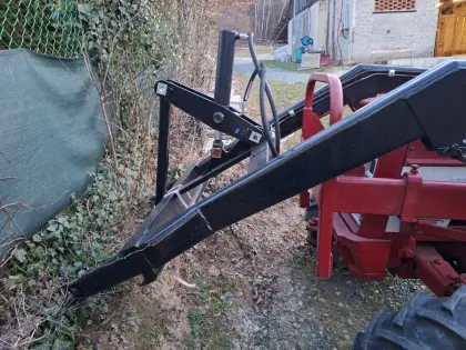 Patrick International Traktor