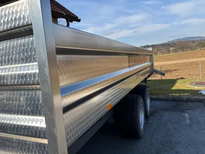 Muldenkipper aus Edelstahl 8,5 t Nutzlast