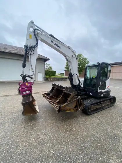 Bobcat E80 mit Winklbauer und Löffelset