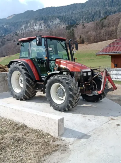 New Holland TL 100 mit Hauer Frontlader