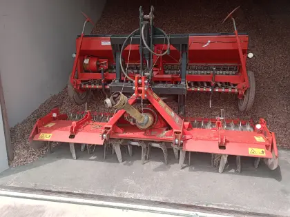 Kuhn Kreiselegge mit Reform Semo 100
