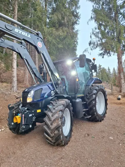New Holland T6030