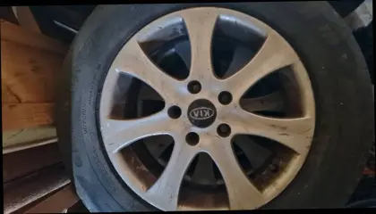 Kia Reifen mit Alufelgen 215/65/R16