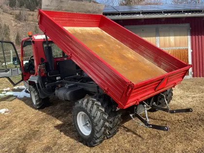 Lindner-Aufbaukipper mit Heckhydr. integriert