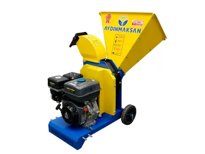 9 PS BENZIN-HOLZHACKMASCHINE