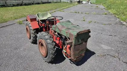 Tomo Vinkovic PE 18 Kleintraktor mit Allrad