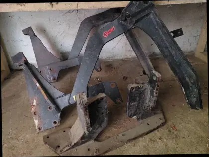 Traktor MF 4200 Serie, Hauer Oberrahmen, Frontladerkonsole