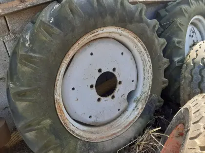 Reifen, Felgen von Steyr Plus Serie