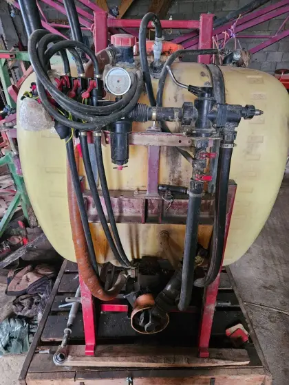 Hardi Pflanzenschutz Feldspritze