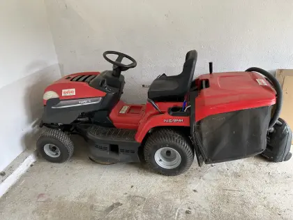 Rasenmähertraktor