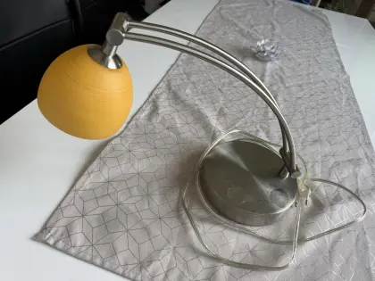 Tischlampe dimmbar (G9), sehr flexibel zu verstellen