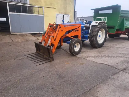 Ford 5000 mit vollhydr. Frontlader