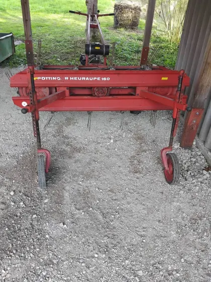 Pöttinger Heuraupe 160