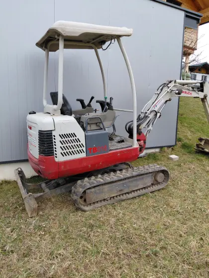Takeuchi Tb 016