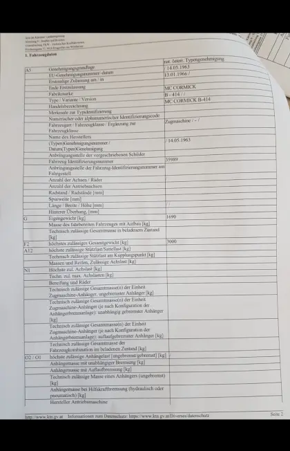 IHC McCormick B-414 Traktor mit Frontlader, 25 km/h Modell B-414