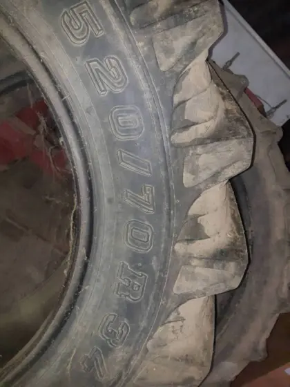 Reifen 520/70R34 Taurus
