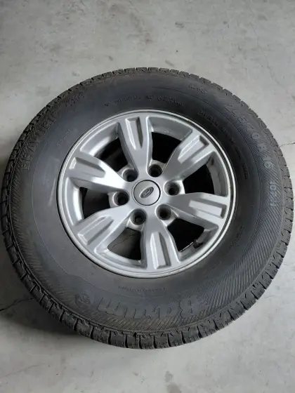 Barum Bravuris 4x4 Kompletträder