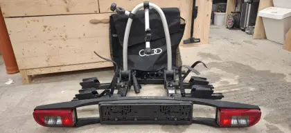 Neuer Audi Fahrradträger für Anhängerkupplung