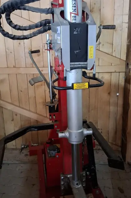 AMR Vogesenblitz Holzspalter 20 t VP20
