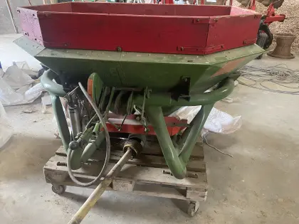 Verkaufe Amazone ZA-F 604 R Düngerstreuer