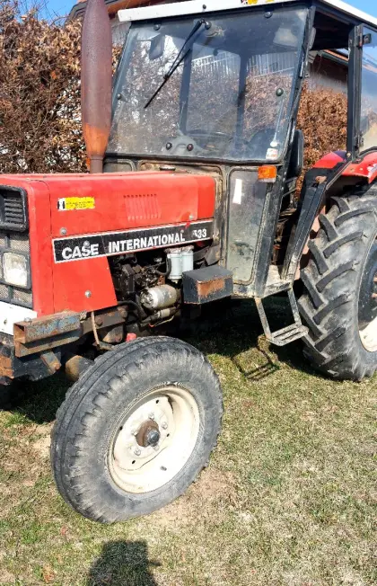 Traktor IHC 533