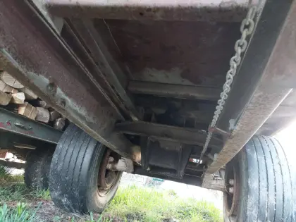 Einachs-Dreiseiten-Kipper