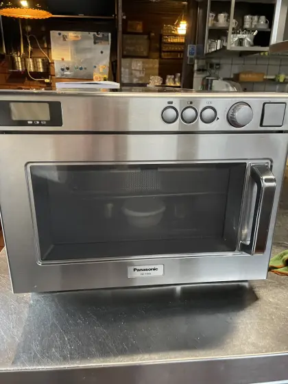 Mikrowelle, Eiswürfelmaschine, Gemüseschneider