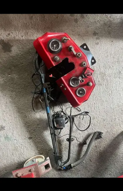 Verkaufe Armaturenbrett von Lindner BF 350a