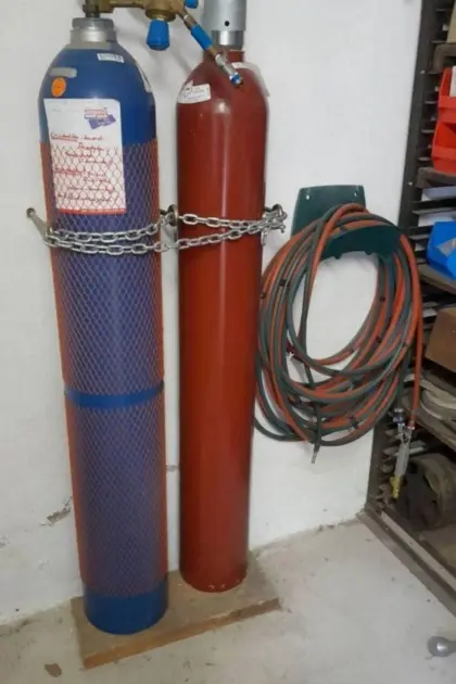 Gasflaschen Sauerstoff und Acetylen