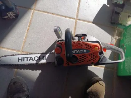 Hitachi Motorsäge CS33EA