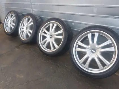 Kompletträder 265/40 R 22