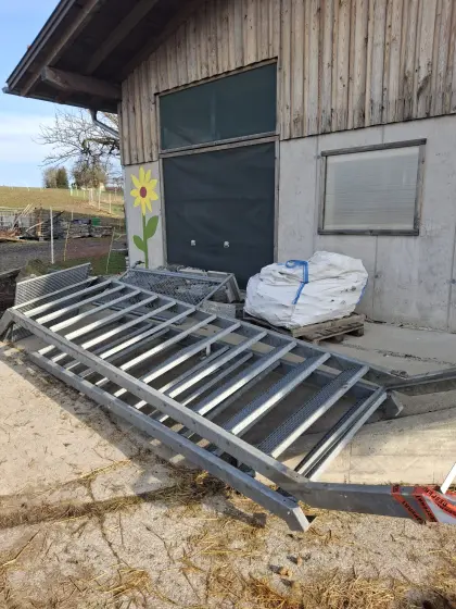 Stahltreppe mit Podest