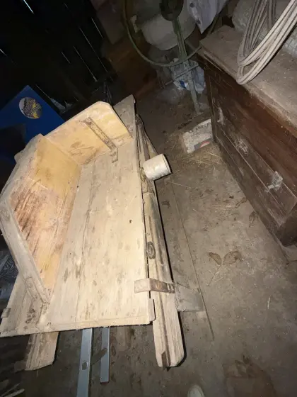 Sehr alte stationäre Holz-Kreissäge (Hofkreissäge/Tischkreissäge)