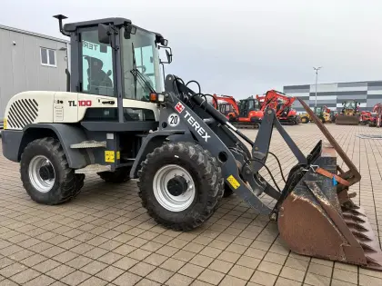 Radlader Terex TL100 mit Zubehör