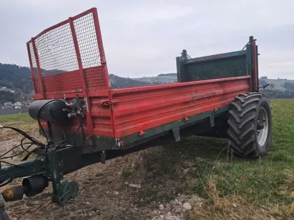 Miststreuer Pöttinger Twist 7000