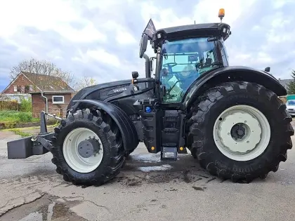 Valtra S374
