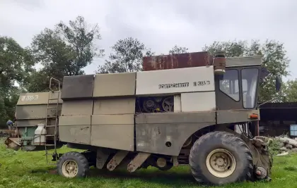 Fortschritt E516B mit Schneidwerk Bj. 1987