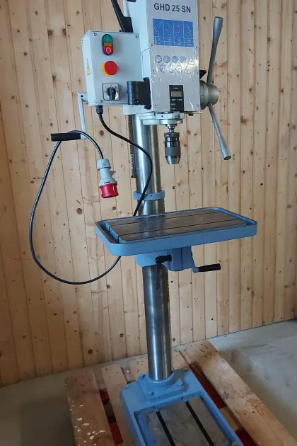 Getriebe-Säulenbohrmaschine GHD 25 SN mit digitaler Tiefenan
