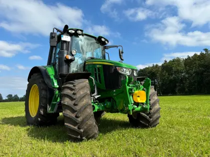 John Deere 6120M