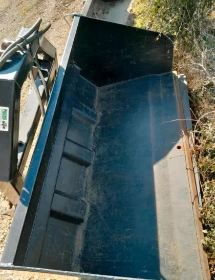 Front-/ Heckcontainer kippbar ausgelegt als Schaufel HYD 1.6