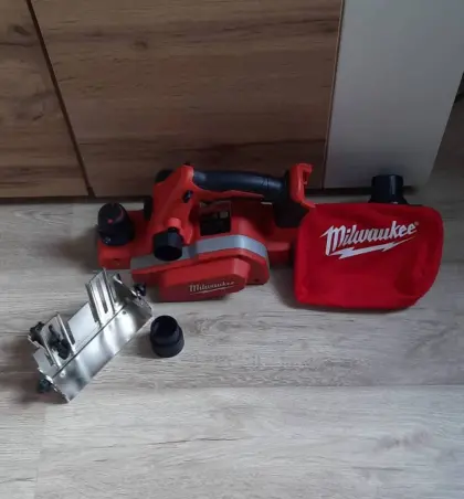 Milwaukee Akku-Hobelmaschine M18 BP
