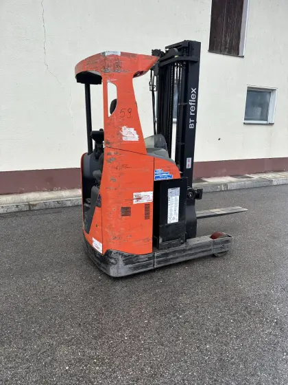 BT Schubmaststapler mit Waage