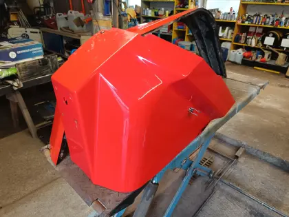 Steyr Serie 9000 Kotflügel, Case CS