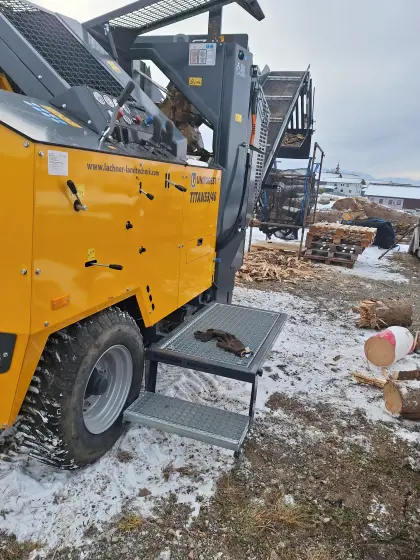 Sägespaltautomat mit Zuführtisch Uniforest Titan53/40